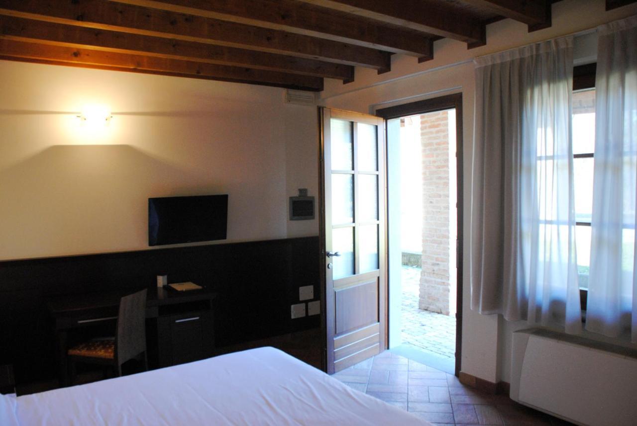 Country Hotel Castelbarco Vaprio d'Adda Luaran gambar