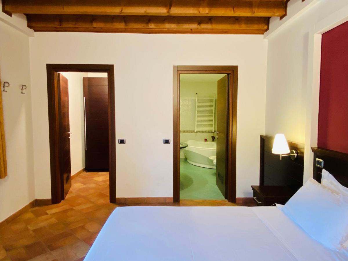 Country Hotel Castelbarco Vaprio d'Adda Luaran gambar