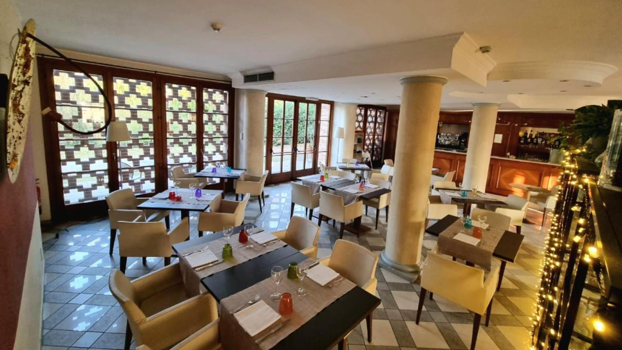 Country Hotel Castelbarco Vaprio d'Adda Luaran gambar