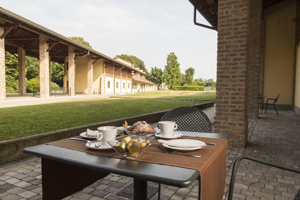 Country Hotel Castelbarco Vaprio d'Adda Luaran gambar