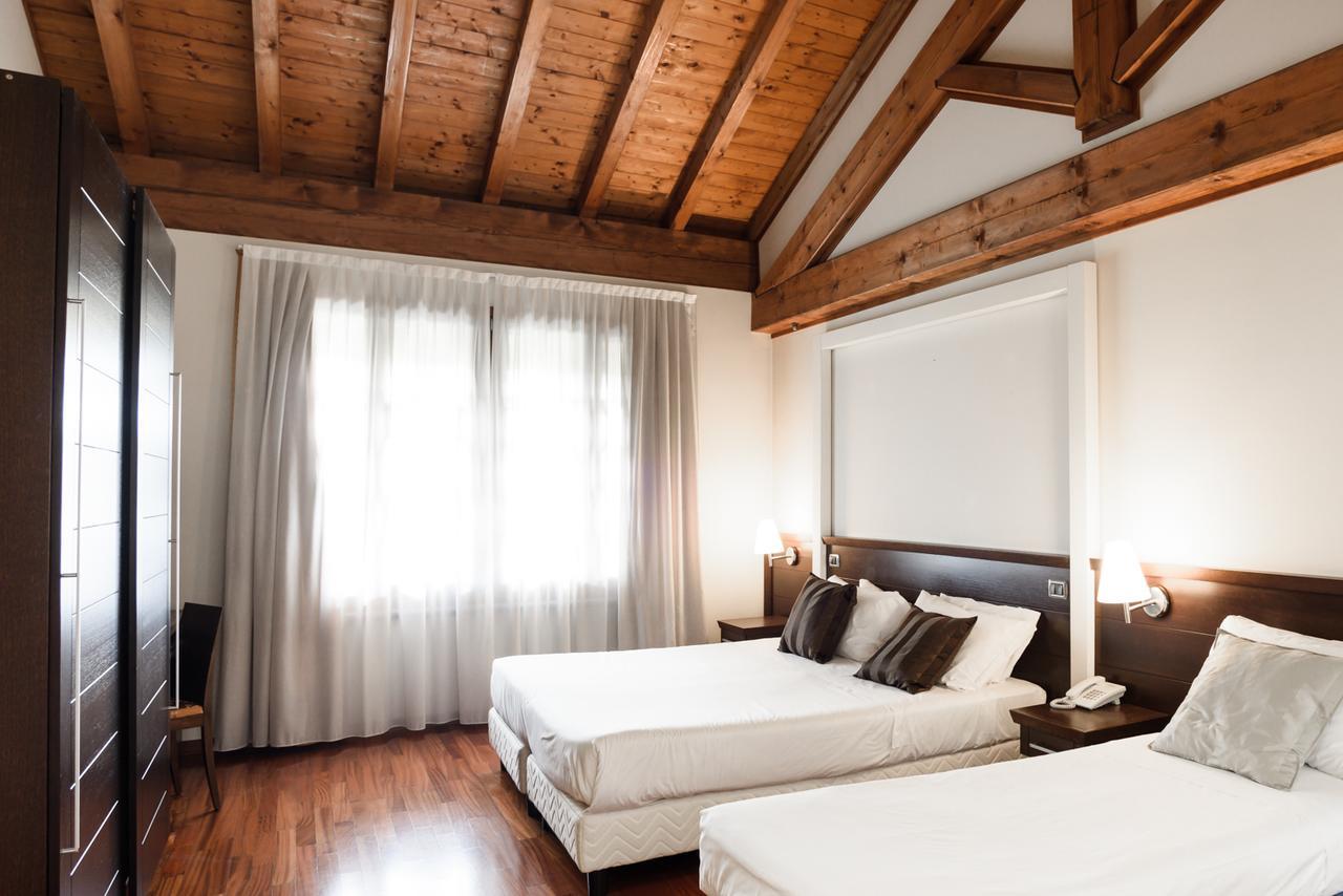 Country Hotel Castelbarco Vaprio d'Adda Luaran gambar